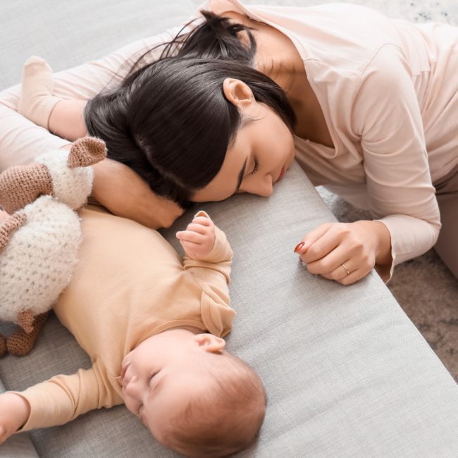 Post-partum et premiers mois avec bébé : symptômes physiques et émotionnels